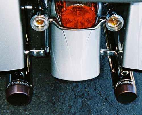 Silver Harley Davidson Ultra classic with Reinhart exhaust